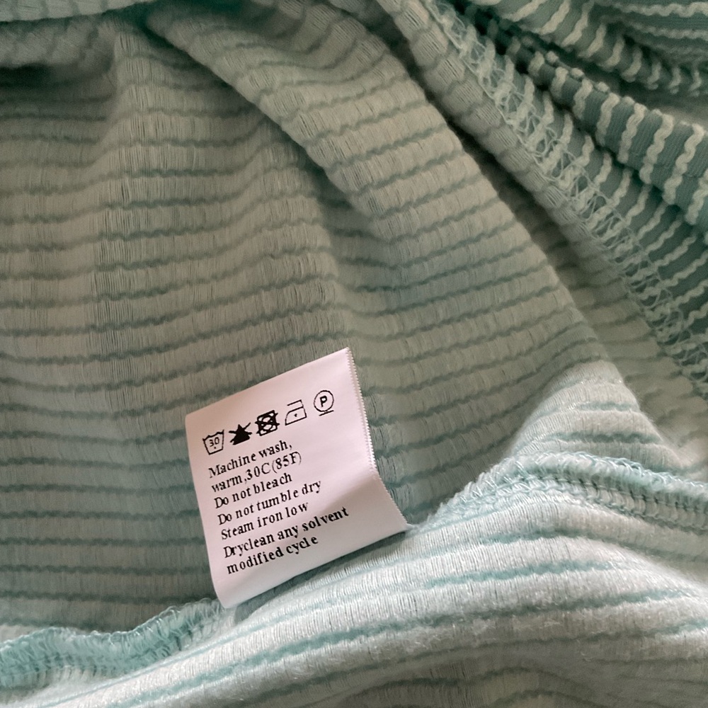 Boutique Pullover Balloon Sleeve Top Size Small Mint Green - Picture 5 of 5